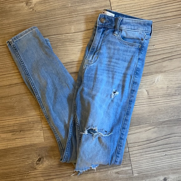 Hollister Hi-Rise Super Skinny Jeans - Picture 1 of 7